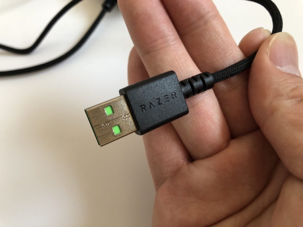 Razer DeathAdder V2 USB端子