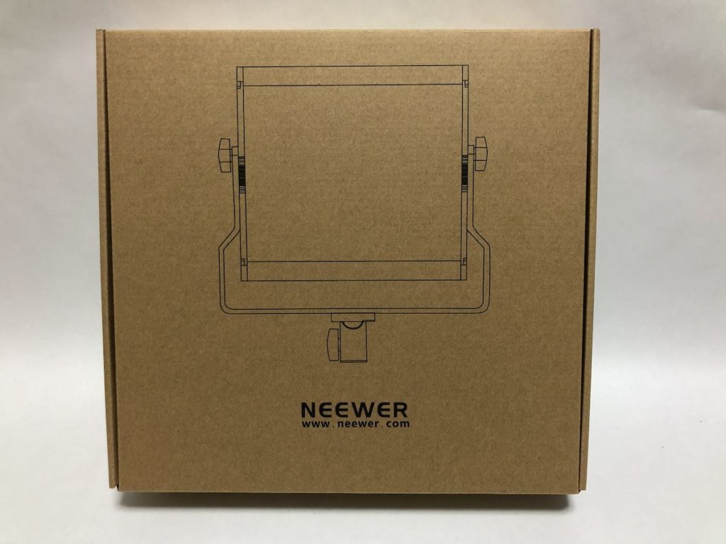 NEEWER 480 LEDビデオライト 外箱