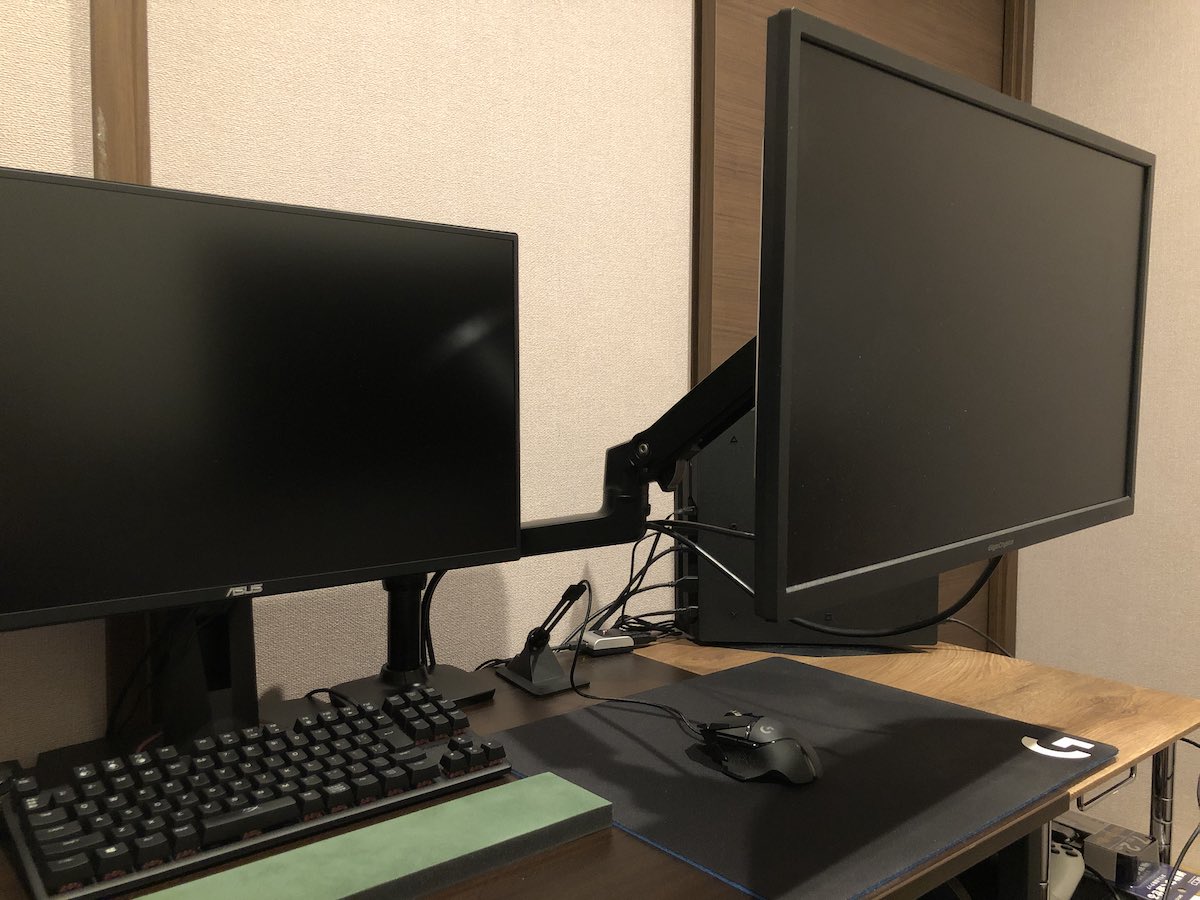 Amazon ベーシック モニターアーム レビュー デスクをスタイリッシュに エルゴトロンoem製品の高品質モニターアーム ジジローブログ