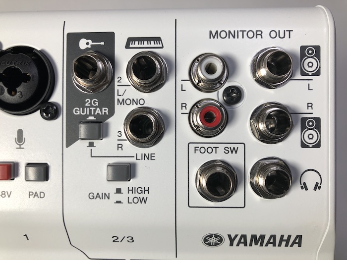 YAMAHA AG03 楽器:モニター接続端子