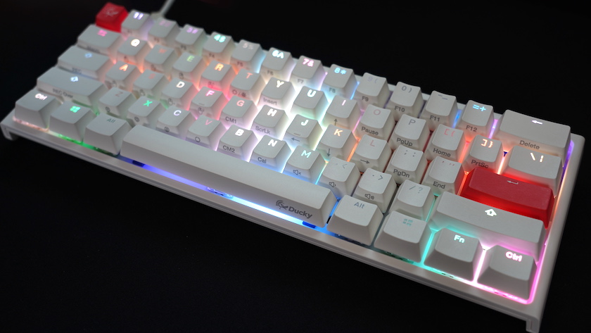 本日お昼までゲーミングPC 4/2本日購入していただけたらDuckyのWhite 