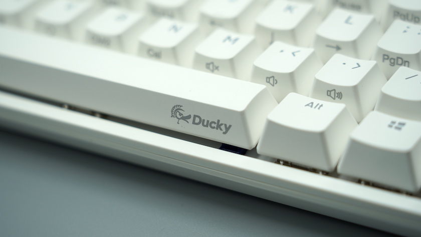 Ducky One 2 Mini レビュー 見た目だけじゃない ゲーム特化型の美しい60 サイズゲーミングキーボード ジジローブログ