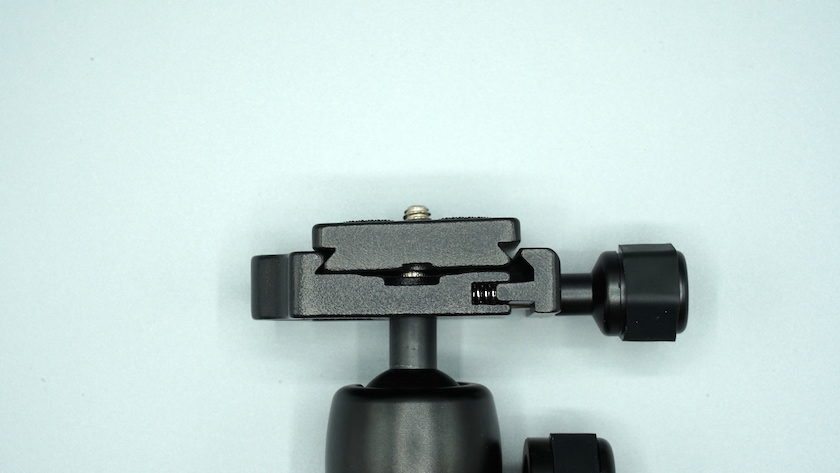 Manfrotto Element レビュー】俯瞰撮影にも対応のコンパクトな自由雲台 