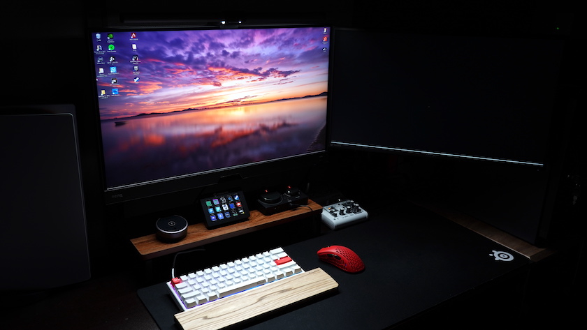 BenQ ScreenBarスクリーンバー掛け式ライトデスクライトモニターライト 